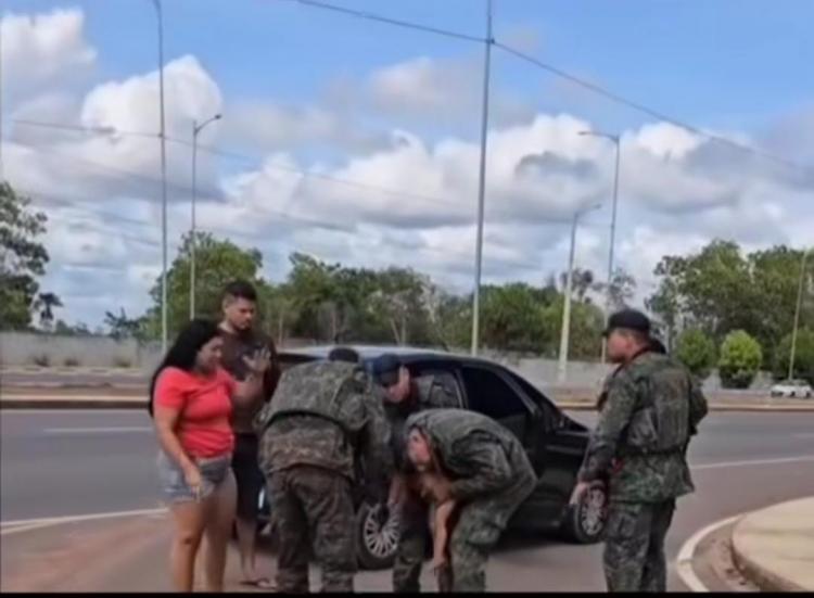 Policiais do COE socorrem criança, após afogamento; vítima se recupera no Hospital