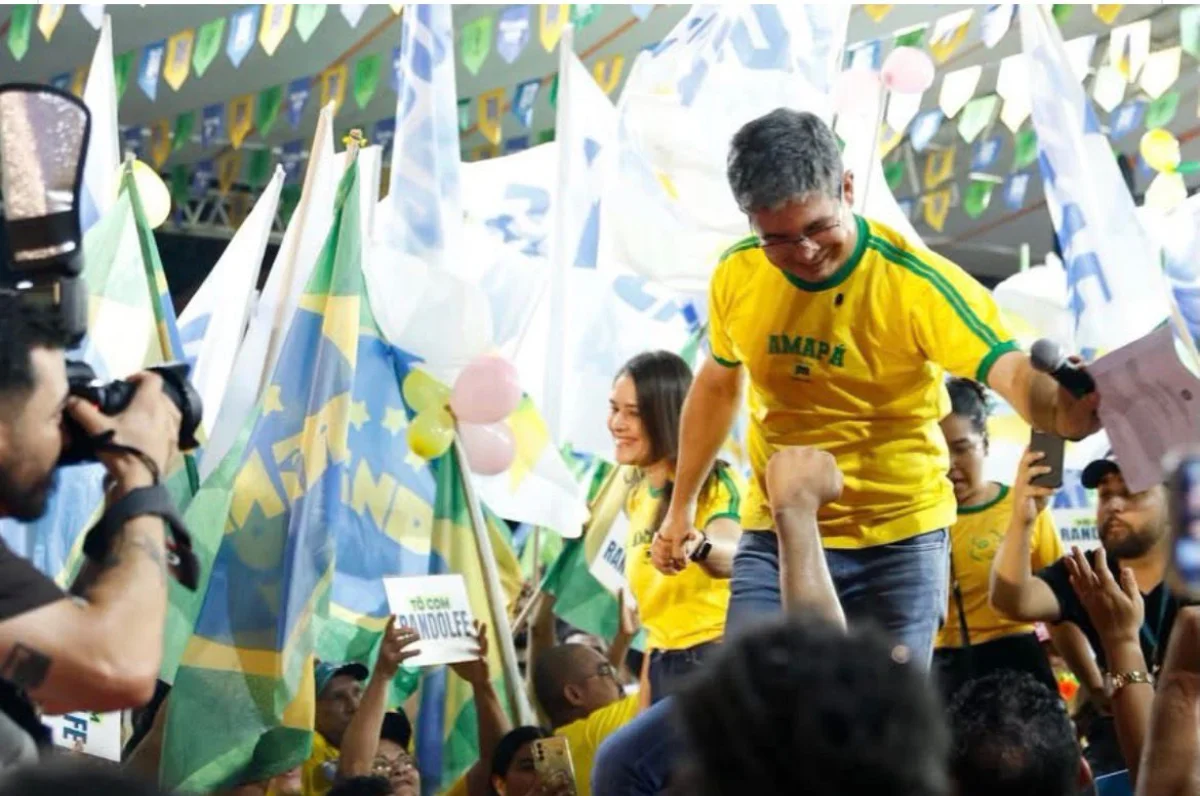 Ato de Sandra Lacerda com Furlan e Rayssa em tom de comício eleitoral levanta questionamentos, dias após evento de Randolfe ser barrado pela Justiça Eleitoral
