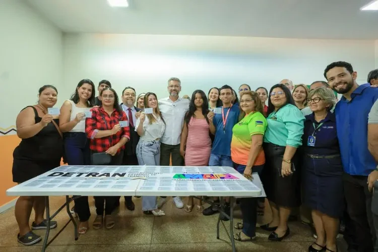 Governador Clécio entrega primeiras CNHs do programa Habilita Amapá em Macapá: 'condutores preparados e conscientes do seu papel no trânsito'